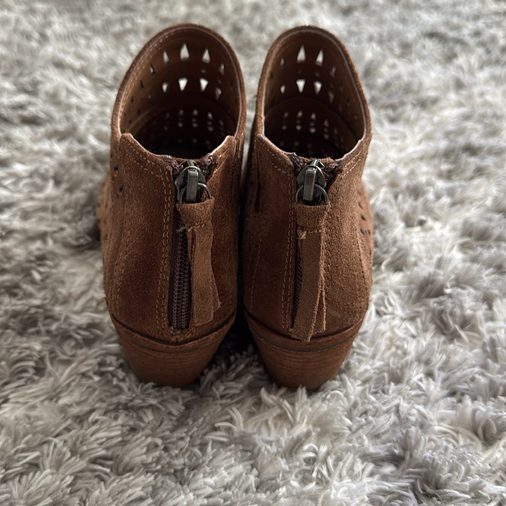 Sofft Westwood II 2 Pergorated Ankle Booties - Picture 7 of 10